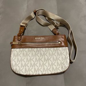 Michael Kors Women's Jet Set Sport Large East West Crossbody